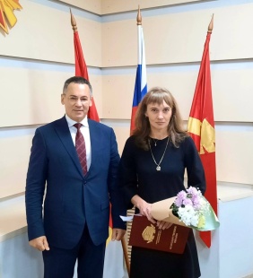 Депутат Олег Садовских вручил златоустовцам заслуженные награды от Законодательного Собрания Челябинской области.