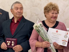 Награждение супружеских пар знаком «Семейное счастье» в Еманжелинском округе