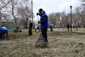 Депутаты Законодательного Собрания приняли участие в субботнике