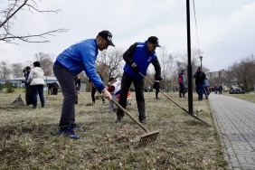 Депутаты Законодательного Собрания приняли участие в субботнике