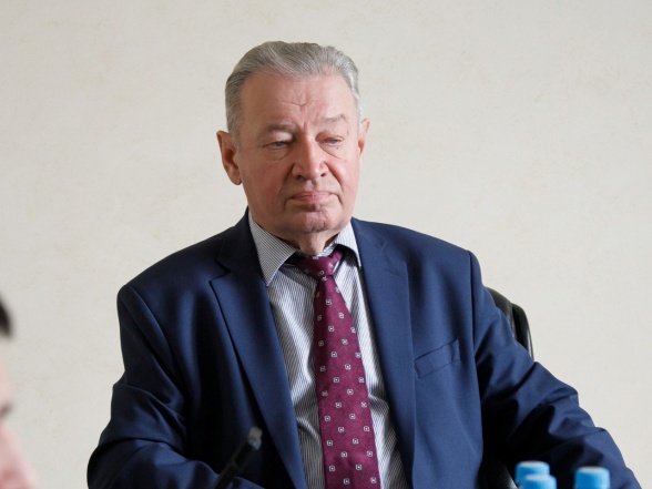 Председатель комитета по законодательству, государственному строительству и местному самоуправлению Анатолий Брагин об итогах заседания комитета